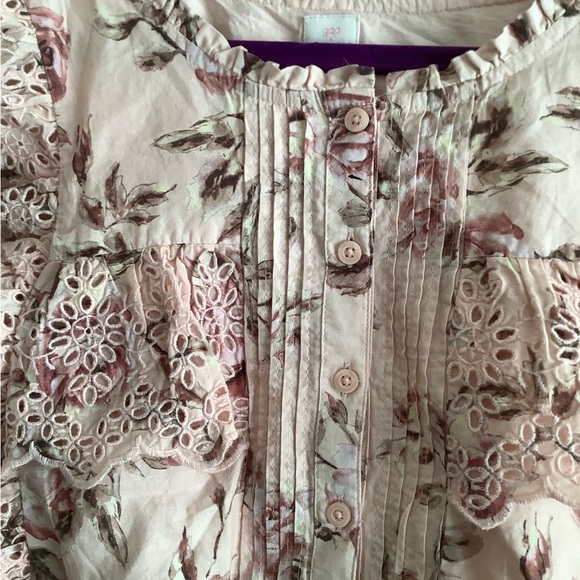 Gap Crop Top - Picture 5 of 6